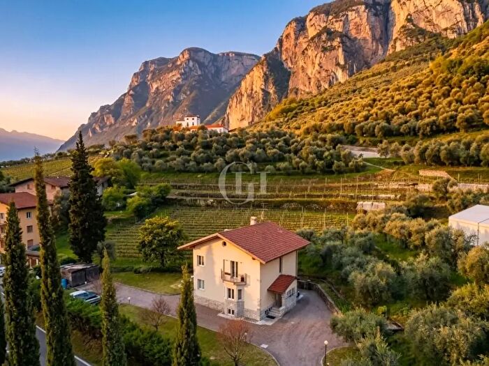 Casa con 10 locali in vendita in Via Nuova, Riva Del Garda