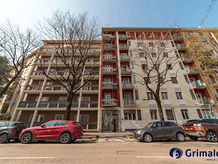 Appartamento trilocale in vendita in Piazzale Gambara, Milano