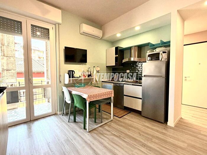 Appartamento bilocale in affitto in Via Vittorio Veneto, Centro, Arona