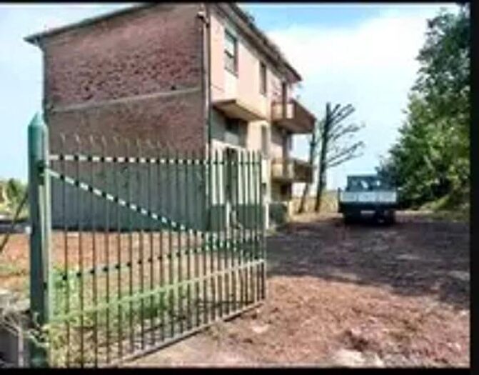 Appartamento con 6 locali in vendita in Via Primicello, Copparo