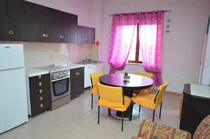 Appartamento trilocale in vendita in Crosia Via Castello, Crosia