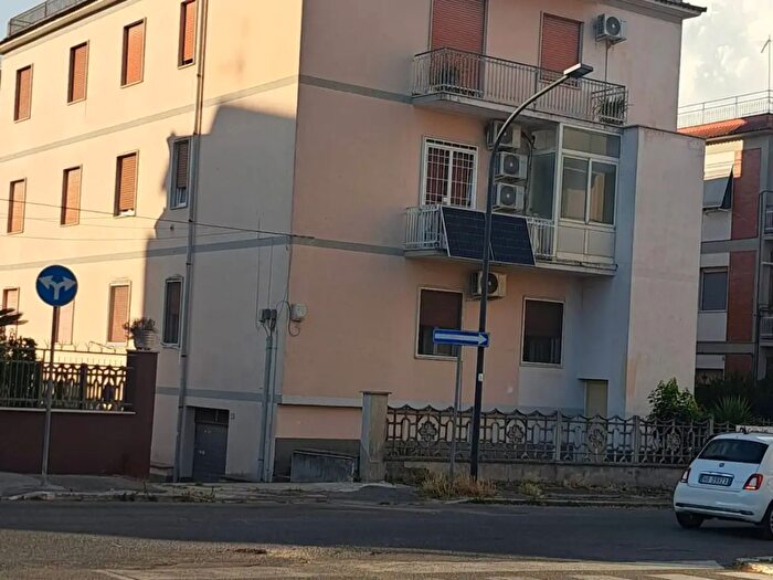 Appartamento trilocale in vendita in Via Leonardo da Vinci, Aprilia