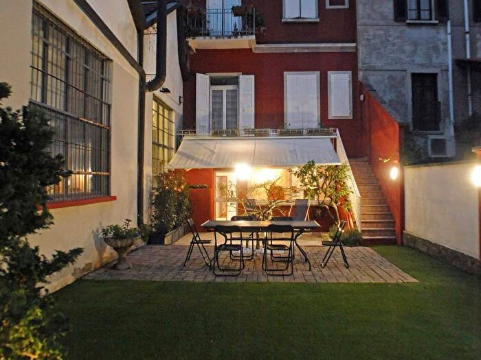 Appartamento trilocale in affitto in Via Francesco Soave, Bocconi, Milano