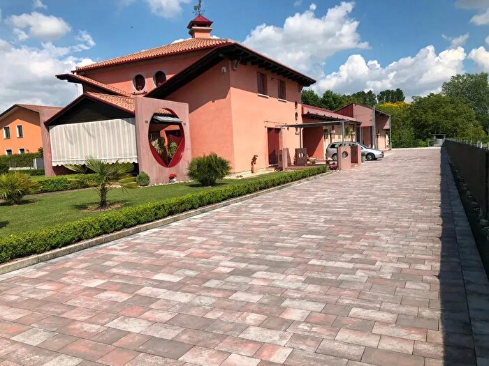 Casa quadrilocale in vendita in Noale