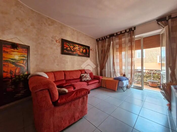Appartamento con 5 locali in vendita in Via Duca dAosta, Asti