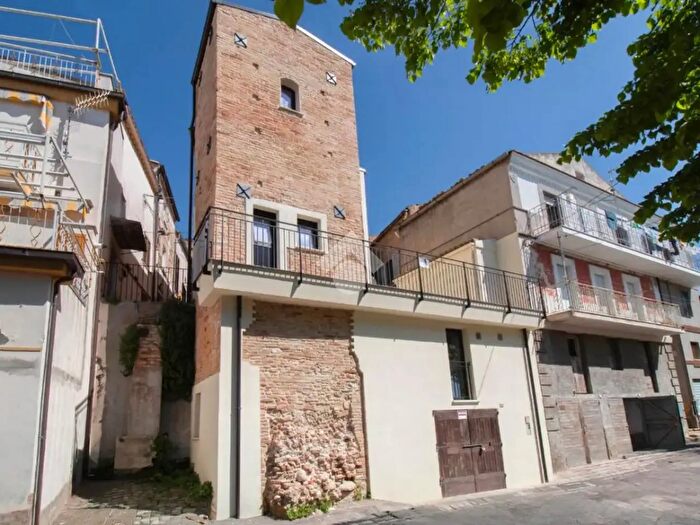 Casa trilocale in vendita in Strada della Circonvallazione, Citta SantAngelo