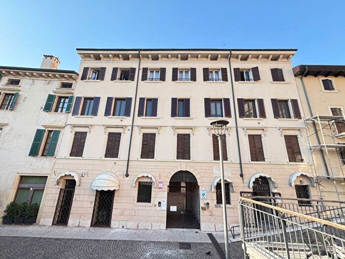 Appartamento bilocale in affitto in Piazza Cittadella, Cittadella Porta Nuova, Verona