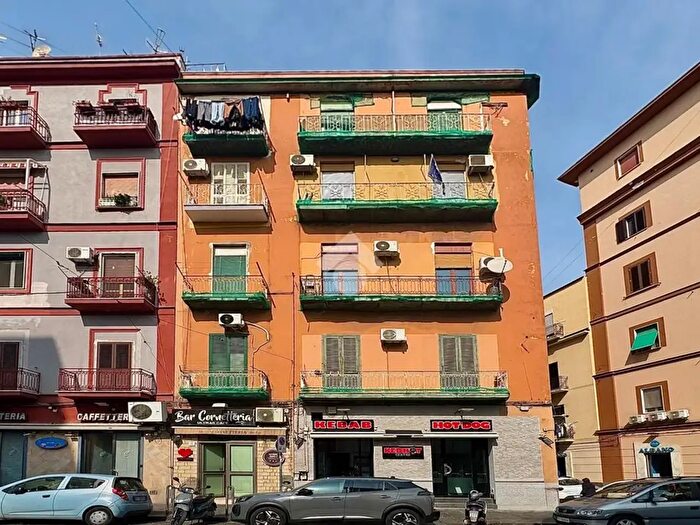 Appartamento trilocale in vendita in Via Gaetano Argento, Napoli