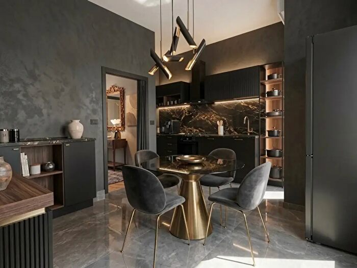 Appartamento con 7 locali in vendita in Via Roma, Agugliano