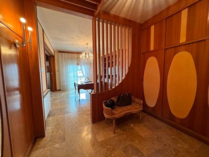 Appartamento con 6 locali in vendita in Via Felice Bisazza, Messina