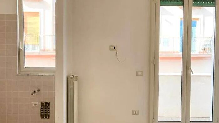 Appartamento trilocale in vendita in Corso Marianella Napoli, Napoli