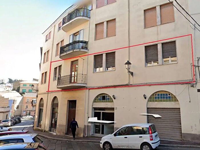 Appartamento con 9 locali in vendita in Via Nazario Sauro, Ozieri