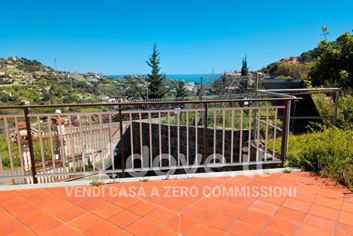 Casa trilocale in vendita in Strada Borgo Opaco Snc, Sanremo
