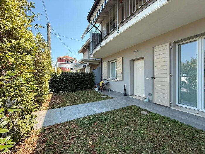 Appartamento trilocale in vendita in Via Famiglia Serlini, Ospitaletto