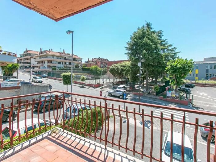 Appartamento con 5 locali in vendita in Via Cicerone, Fonte Nuova