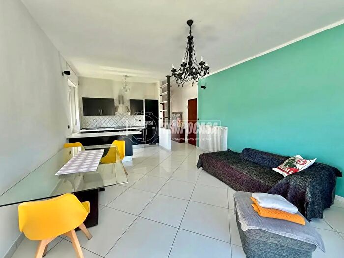 Appartamento trilocale in vendita in Via Torino, Lanzo Torinese