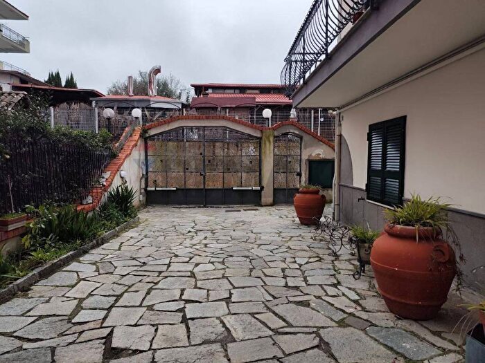 Appartamento bilocale in affitto in Via Antonio Cinque, Chiaiano, Napoli