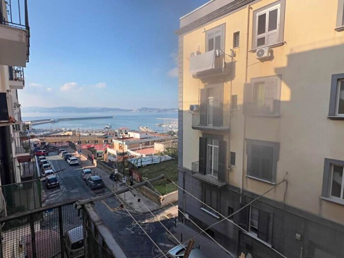 Appartamento bilocale in affitto in Via Dante Alighieri, Anfiteatro, Pozzuoli