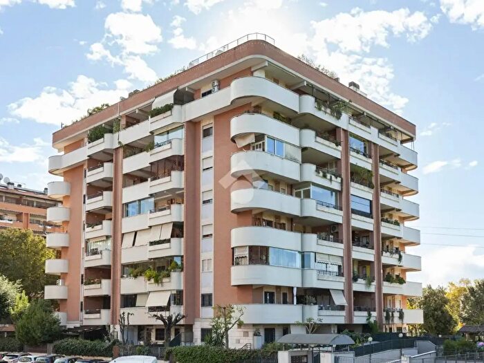 Appartamento trilocale in vendita in Viale Città dEuropa, Roma