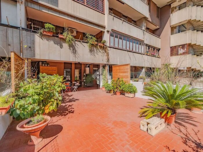 Appartamento con 6 locali in vendita in Roma