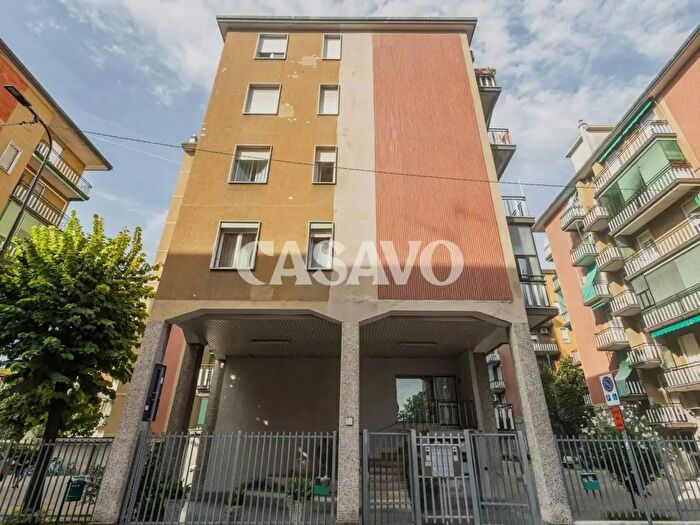 Appartamento trilocale in vendita in Via Finlandia, Cologno Monzese
