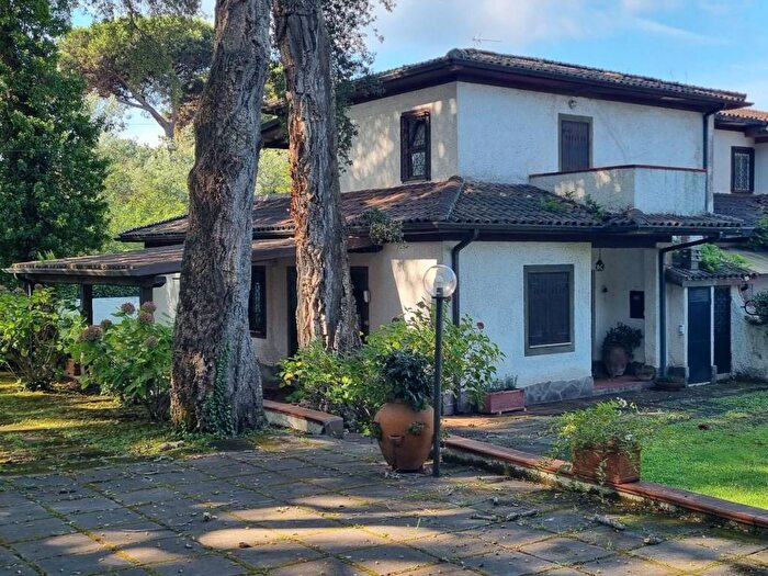 Casa con 5 locali in affitto in Viale dei Pini, Selva Piana Baia D'argento, Sabaudia