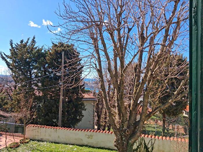 Casa trilocale in affitto in Salita della Trenovia, Scorcola, Trieste