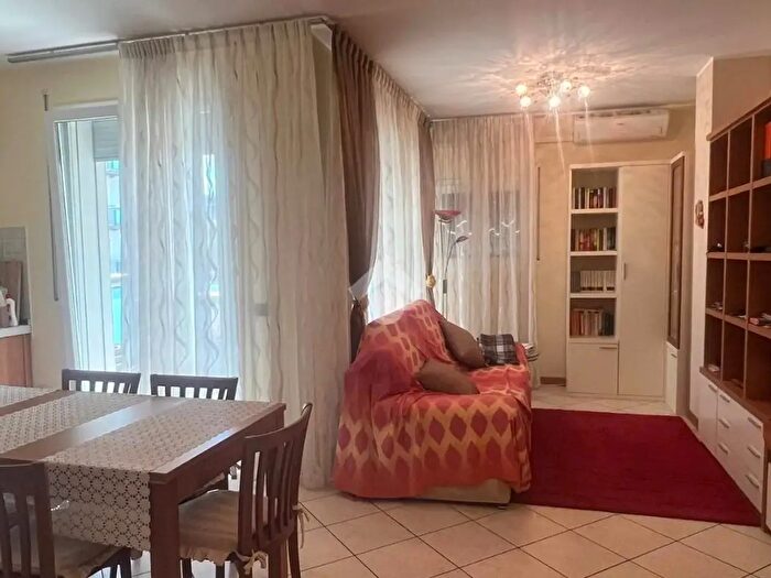 Appartamento trilocale in vendita in Via Eugenio Villoresi, Corbetta