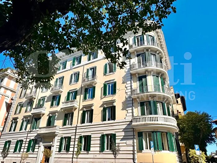 Appartamento con 5 locali in vendita in Via Tagliamento, Roma