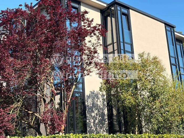 Appartamento con 8 locali in vendita in Versa I Via delle Tagliate, Lucca