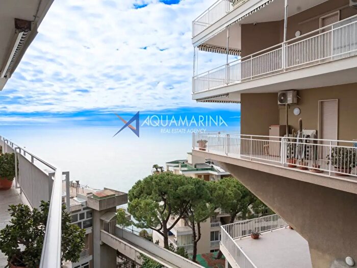 Appartamento trilocale in vendita in Via Aurelia Levante, Ospedaletti