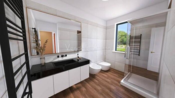 Appartamento quadrilocale in vendita in Via Tobruk, Vasto