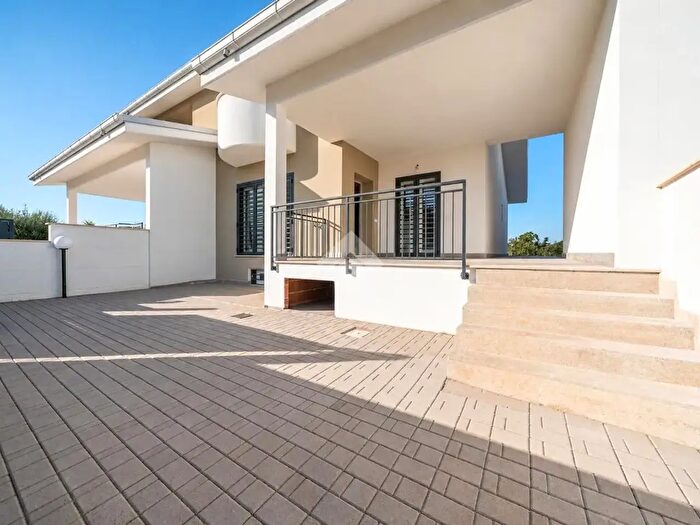 Casa con 5 locali in vendita in Via Massa di San Giuliano, Roma