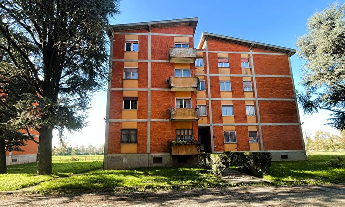 Appartamento trilocale in vendita in Via dei Tigli, Rodano