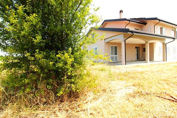 Casa con 5 locali in vendita in Via Montaletto, Cesena