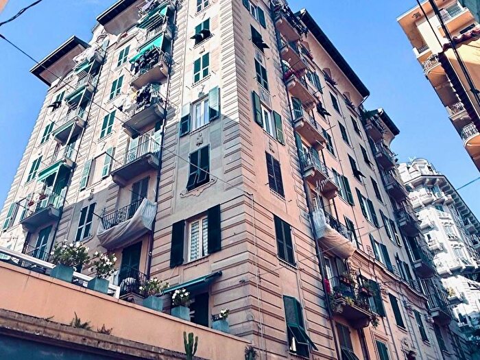 Appartamento trilocale in affitto in Via Settembre, Centro Storico, La Spezia