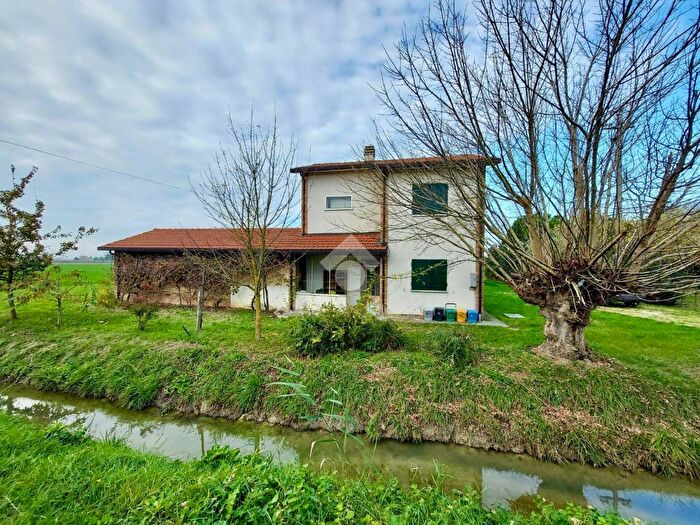 Casa con 5 locali in vendita in Via degli Argini, Ravenna