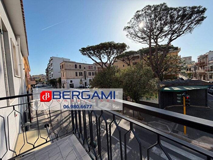 Appartamento quadrilocale in affitto in Via Lombardia, Centro, Nettuno