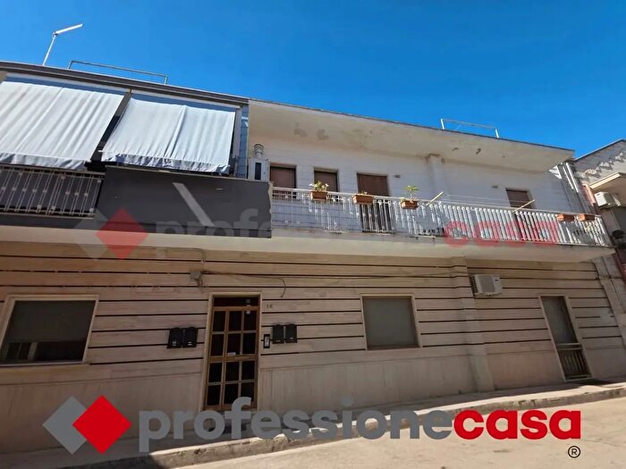 Appartamento trilocale in vendita in Vicolo Giuseppe Verdi, San Giorgio Ionico