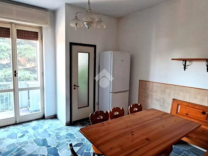 Appartamento trilocale in vendita in Via Gramsci, Vimodrone