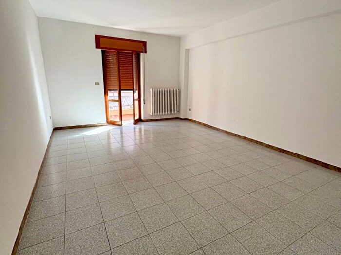 Appartamento quadrilocale in affitto in Via Napoli, Centro, Avezzano