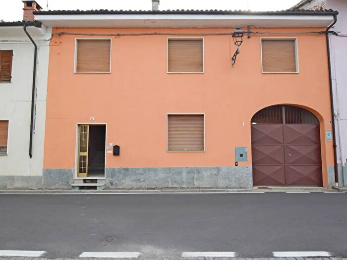 Casa con 7 locali in vendita in Via Roma, Trinita'