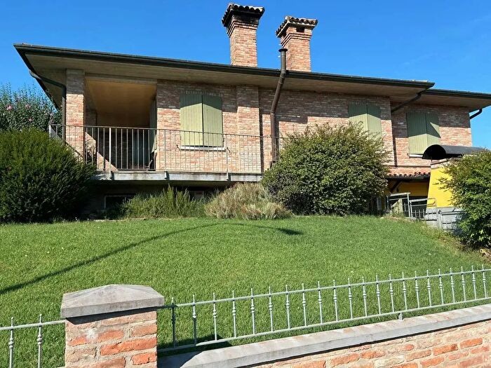 Casa con 7 locali in vendita in Via Don Giovanni Bigoni, Copparo