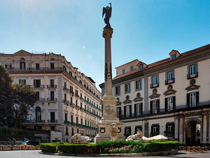 Appartamento bilocale in affitto in Piazza dei Martiri, Chiaia, Napoli