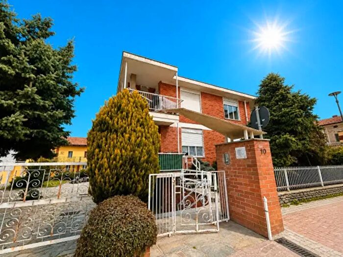 Appartamento trilocale in affitto in Piazza Rimembranza, Lombriasco