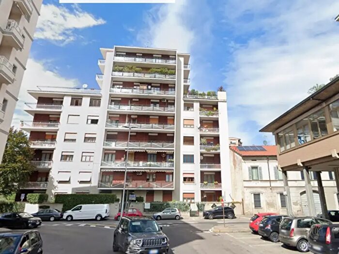 Appartamento quadrilocale in affitto in Via Papa Giovanni XXIII, Seregno