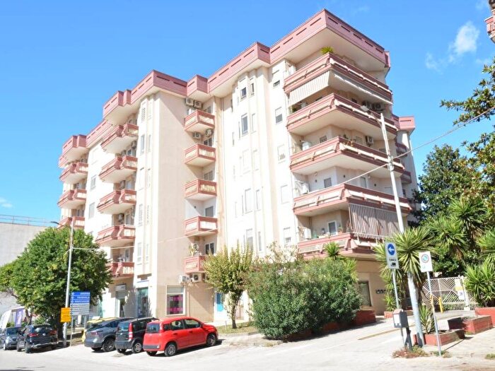 Appartamento quadrilocale in vendita in Via Giuseppe Avezzana, Santa Maria Capua Vetere