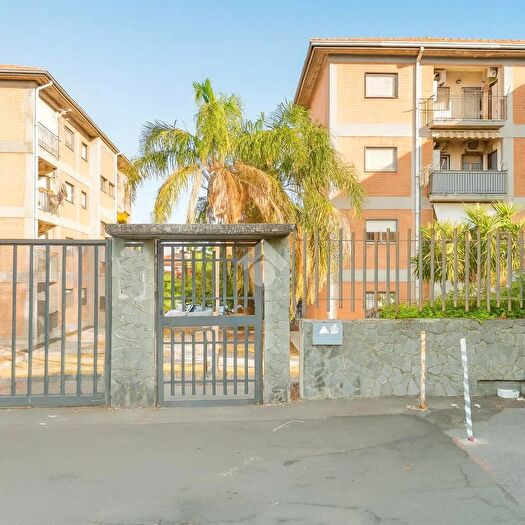 Appartamento con 5 locali in vendita in Via Valle Allegra, Gravina Di Catania