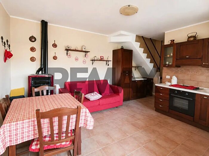 Appartamento quadrilocale in vendita in Via La Grande Quercia Nuova, Vinchiaturo