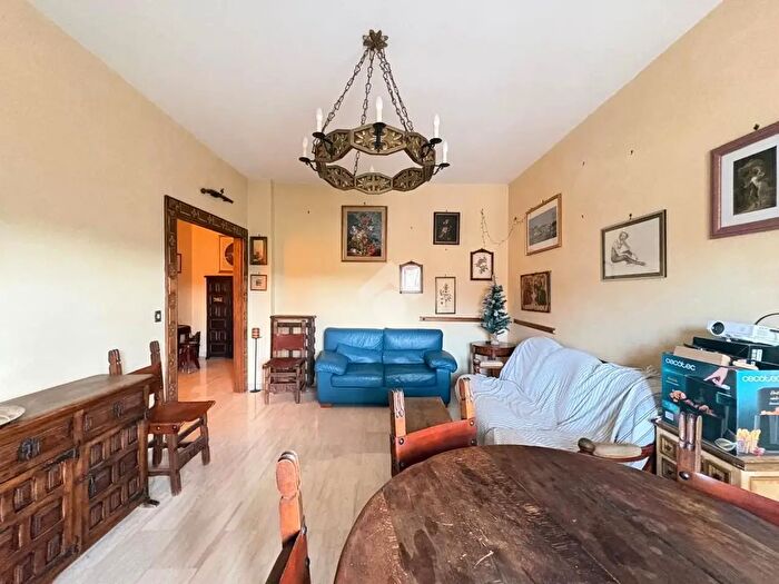 Appartamento trilocale in vendita in Via Ugo Ojetti, Roma